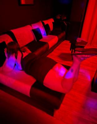 Amélia: Hôtesse en Belgique